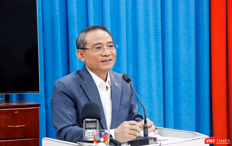 Bí thư Thành ủy Đà Nẵng Trương Quang Nghĩa tại buổi gặp mặt với các cán bộ lão thành cách mạng Câu lạc bộ Thái Phiên diễn ra chiều 3/1