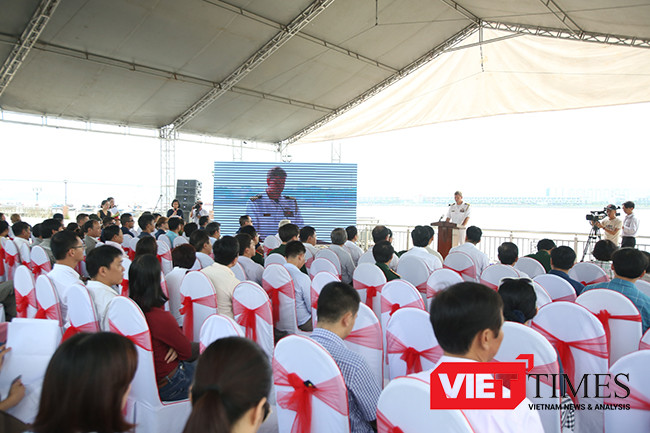 Sáng 13/5, hải quân 2 nước Việt Nam, Hoa Kỳ và các nước tham gia gồm Anh, Australia, Nhật Bản đã cùng diễn tập ứng phó sự cố tràn dầu trên sông Hàn.