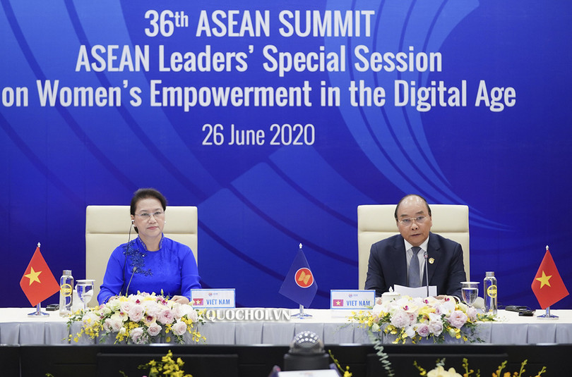 Chủ tịch Quốc hội Nguyễn Thị Kim Ngân và Thủ tướng Chính phủ Nguyễn Xuân Phúc phiên họp (Ảnh: quochoi.vn)