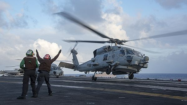 Những hình ảnh đầu tiên của tàu sân bay Mỹ Carl Vinson tại Đà Nẵng ảnh 14