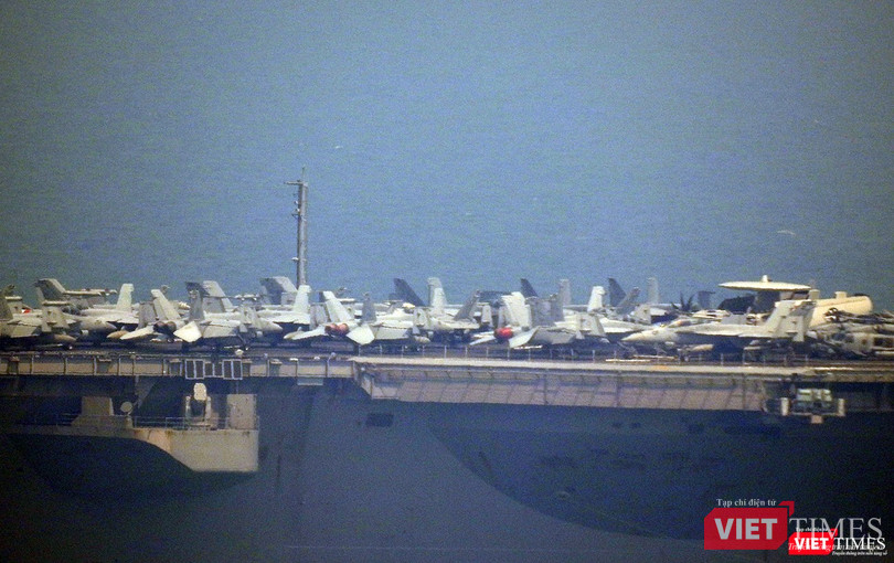 Cận cảnh siêu tàu sân bay Mỹ USS Carl Vinson đang neo đậu Tiên Sa ảnh 8