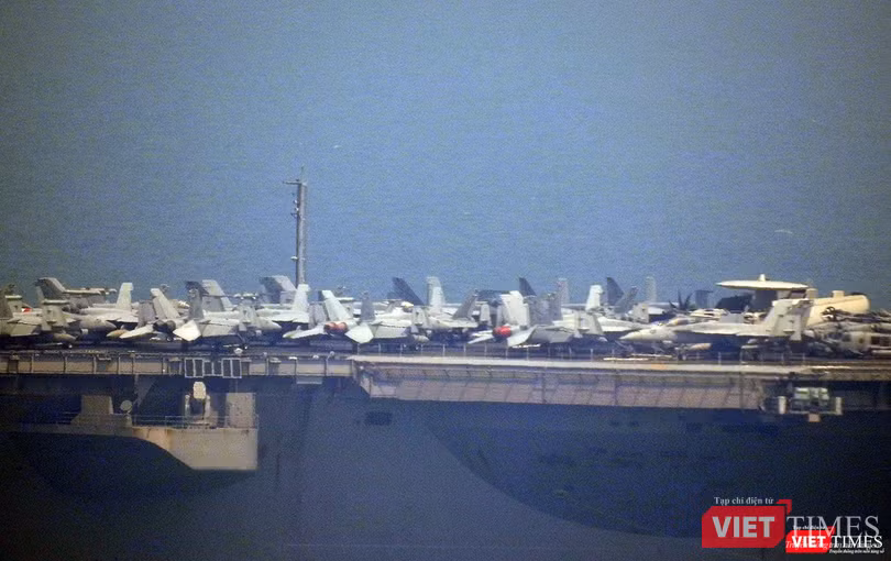 Cận cảnh siêu tàu sân bay Mỹ USS Carl Vinson đang neo đậu Tiên Sa ảnh 8