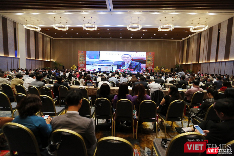 Chiều ngày 3/8, tại Trung tâm Hội nghị Ariyana Đà Nẵng, dưới sự chủ trì của Bí thư Trương Quang Nghĩa, Thành ủy Đà Nẵng đã tổ chức diễn đàn “Tọa đàm mùa Xuân 2018” với sự tham dự của hơn 500 đại biểu đến từ các Hiệp hội, doanh nghiệp, tổ chức trên địa bàn