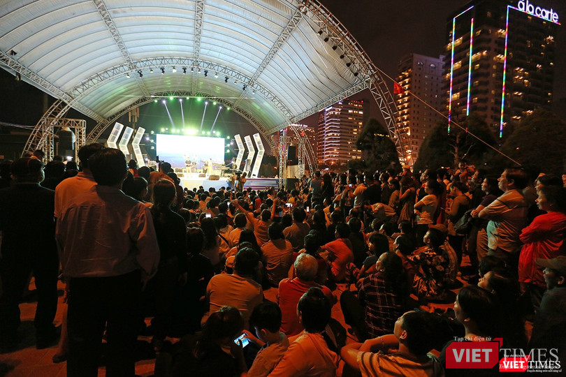 Thủy thủ Hạm đội 7 Mỹ hát vang “Nối vòng tay lớn“ ảnh 4