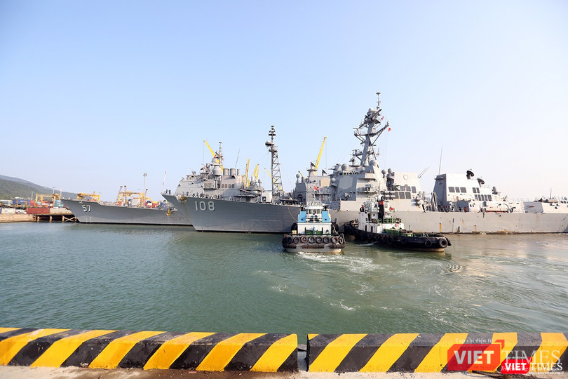 Ngắm “vệ sĩ” hộ tống siêu mẫu hạm USS Carl Vinson cập cảng Đà Nẵng ảnh 5