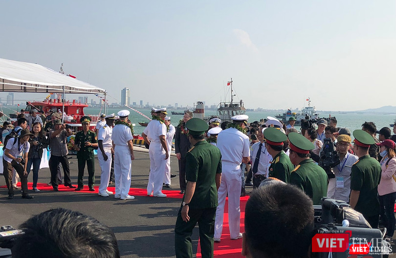 Lê đối Đội tàu đã được cử hành nhanh ngay sau đó