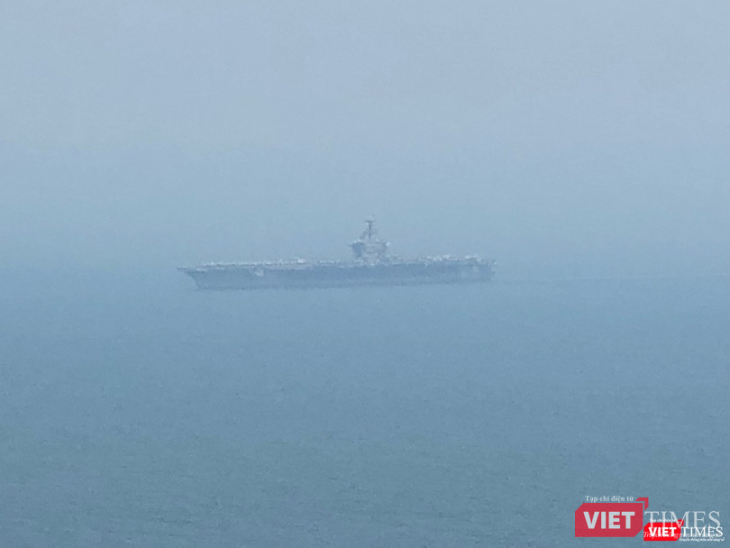 Những hình ảnh đầu tiên của tàu sân bay Mỹ Carl Vinson tại Đà Nẵng ảnh 6