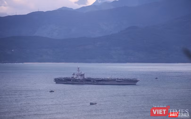 chiều ngày 9/3, đội tàu sân bay Hải quân Mỹ-USS Carl Vinson (CVN-70) đã rời Đà Nẵng