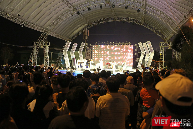 Thủy thủ Hạm đội 7 Mỹ hát vang “Nối vòng tay lớn“ ảnh 14