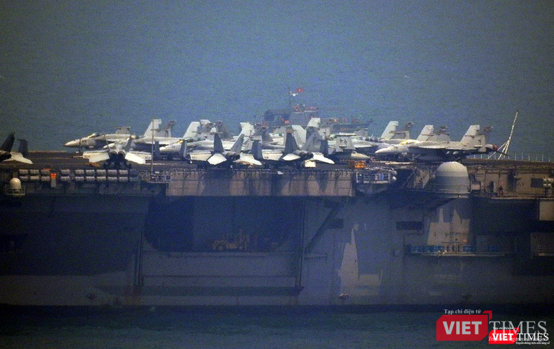 Hình ảnh đầu tiên về đội tàu sân bay Mỹ trên Vịnh Đà Nẵng
