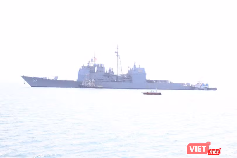 Sức mạnh của tuần dương hạm hộ tống siêu hàng không mẫu hạm đến Đà Nẵng ảnh 6