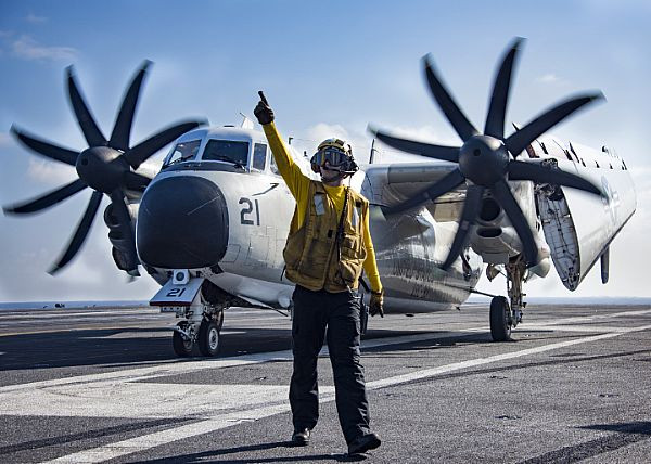 Những hình ảnh đầu tiên của tàu sân bay Mỹ Carl Vinson tại Đà Nẵng ảnh 16