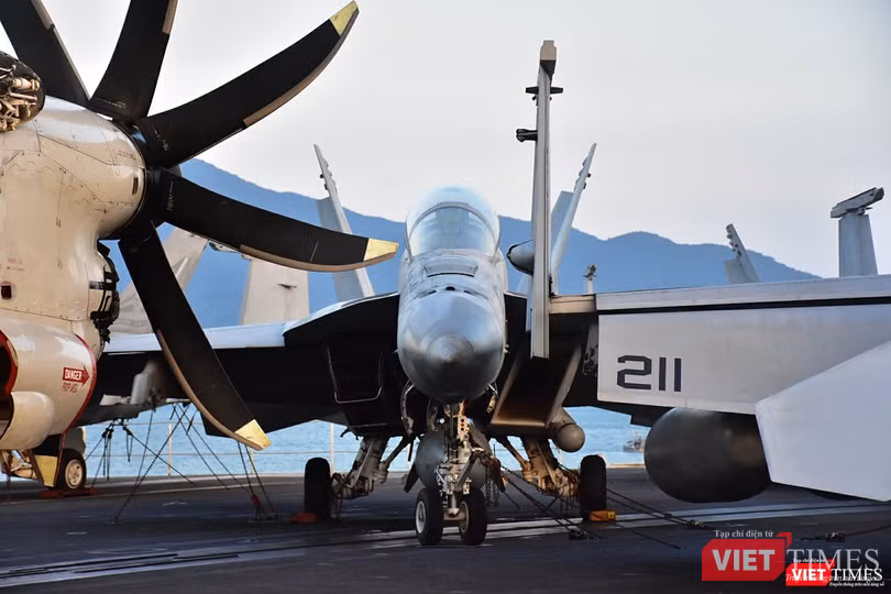 Toàn cảnh chuyến thăm lịch sử của đội tàu sân bay USS Carl Vinson ở Đà Nẵng ảnh 27