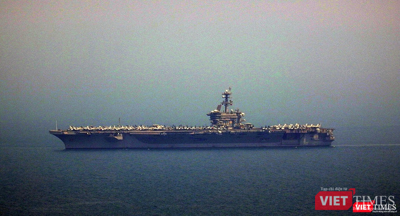 Cận cảnh siêu tàu sân bay Mỹ USS Carl Vinson đang neo đậu Tiên Sa ảnh 4