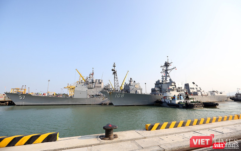 Ngắm “vệ sĩ” hộ tống siêu mẫu hạm USS Carl Vinson cập cảng Đà Nẵng ảnh 7