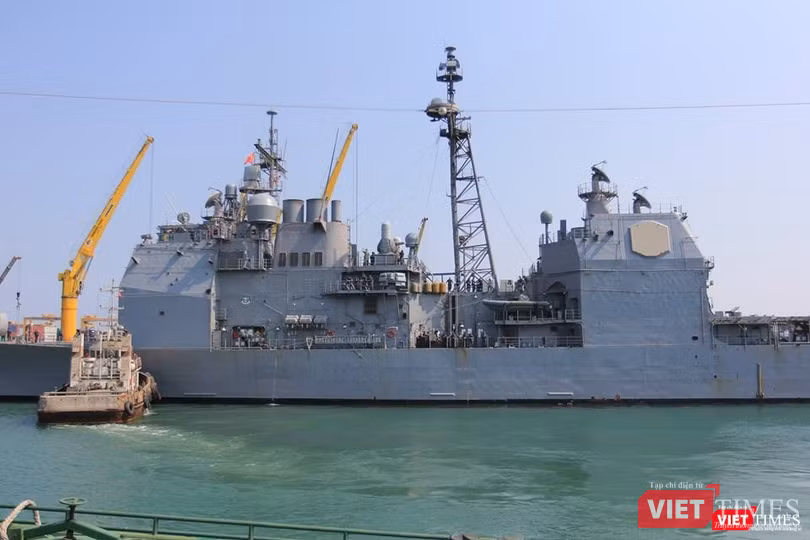 Sức mạnh của tuần dương hạm hộ tống siêu hàng không mẫu hạm đến Đà Nẵng ảnh 7