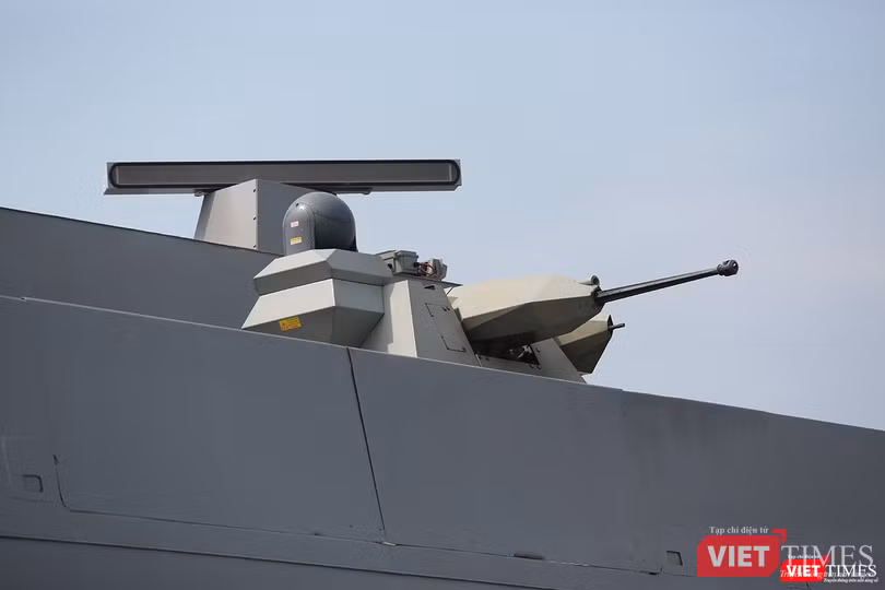 Tàu khu trục RSS INTREPID-Hải quân Singapore đã đến Đà Nẵng ảnh 13