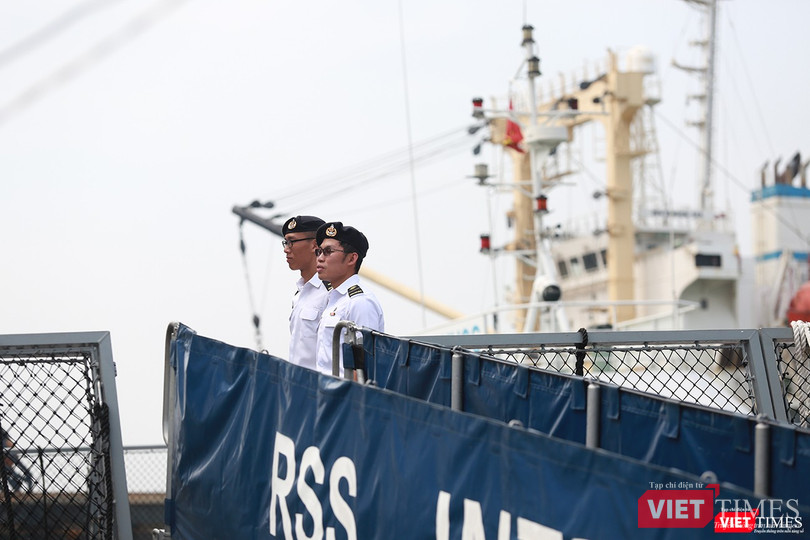 Tàu khu trục RSS INTREPID-Hải quân Singapore đã đến Đà Nẵng ảnh 14