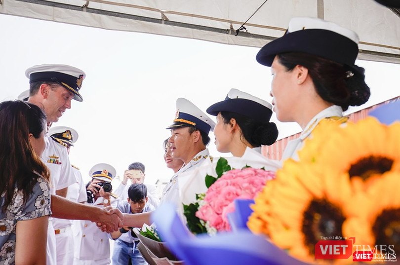 Đội tàu Hải quân Hoàng Gia Australia đến thăm TP.HCM ảnh 3