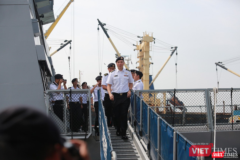 Tàu khu trục RSS INTREPID-Hải quân Singapore đã đến Đà Nẵng ảnh 3