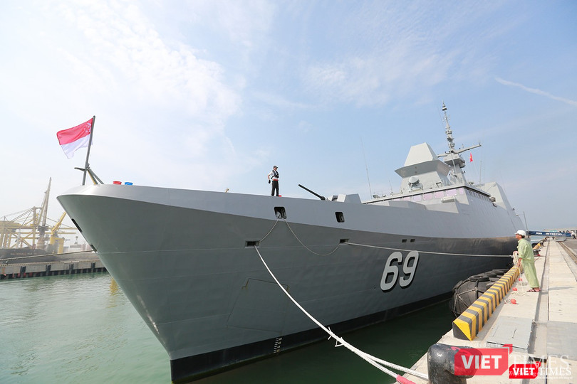 Tàu khu trục RSS INTREPID-Hải quân Singapore đã đến Đà Nẵng ảnh 2