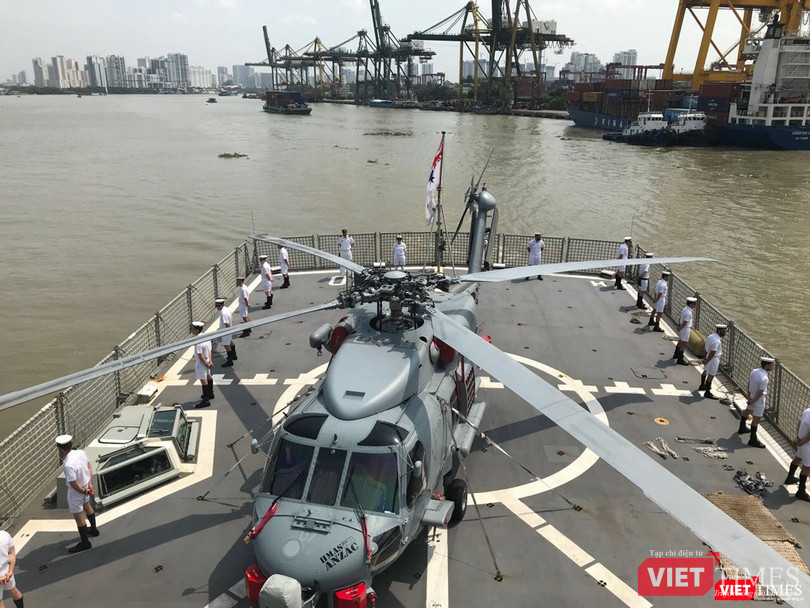 Đội tàu Hải quân Hoàng Gia Australia đến thăm TP.HCM ảnh 9