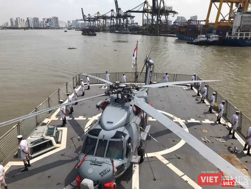 Đội tàu Hải quân Hoàng Gia Australia đến thăm TP.HCM ảnh 9