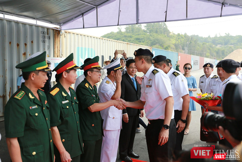 Tàu khu trục RSS INTREPID-Hải quân Singapore đã đến Đà Nẵng ảnh 4