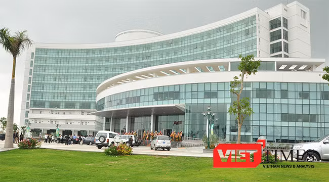 Dư luận đặc biệt quan tâm đến việc nguyên Giám đốc Bệnh viện Ung thư Đà Nẵng chuyển hơn 37 tỷ đồng trả lại nhà tài trợ