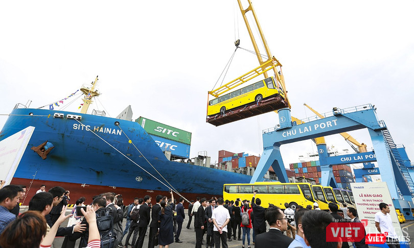 Thaco xuất xe bus ra thị trường nước ngoài