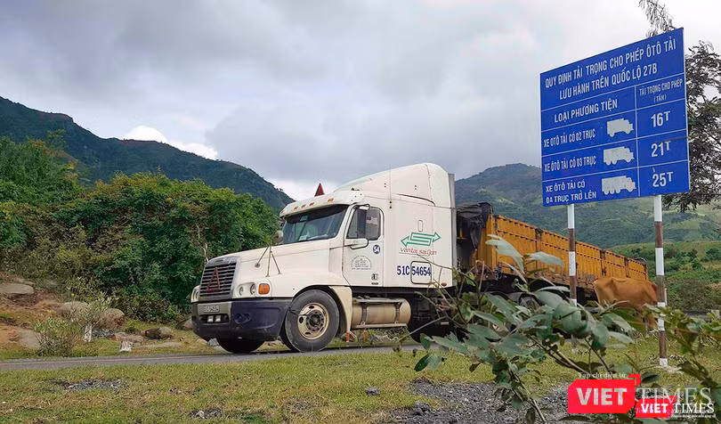 Cận cảnh những “siêu xe Bô xít” đang băm nát QL 27B ảnh 7