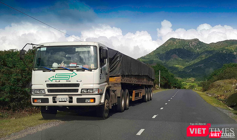 Cận cảnh những “siêu xe Bô xít” đang băm nát QL 27B ảnh 2