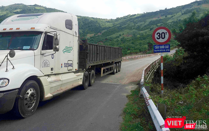 Cận cảnh những “siêu xe Bô xít” đang băm nát QL 27B ảnh 10