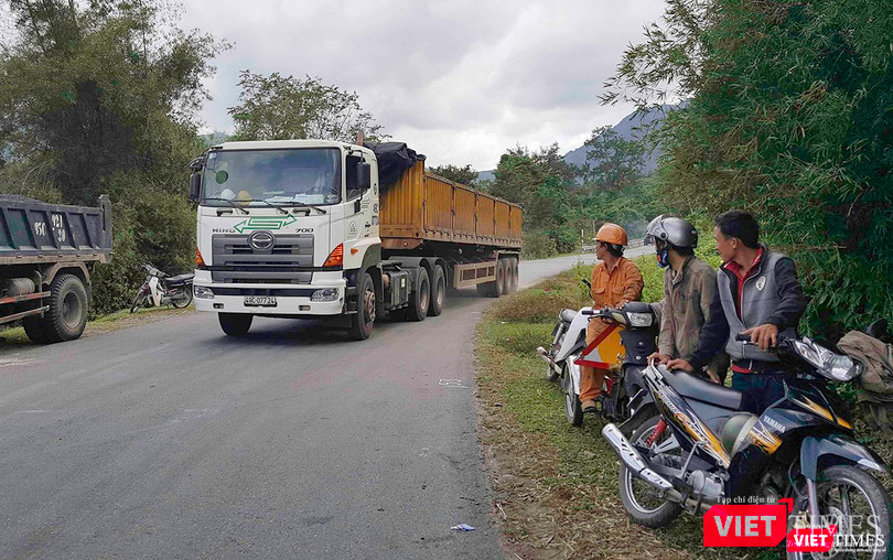 Cận cảnh những “siêu xe Bô xít” đang băm nát QL 27B ảnh 6