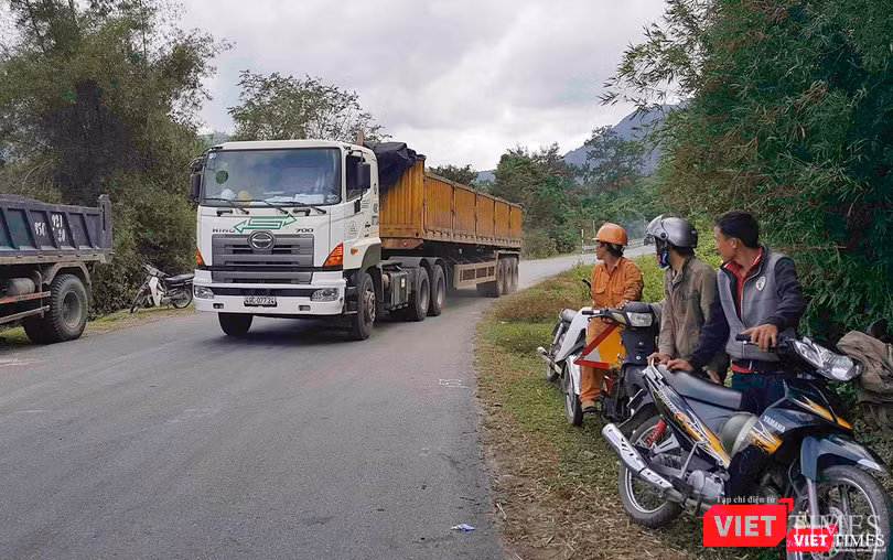 Cận cảnh những “siêu xe Bô xít” đang băm nát QL 27B ảnh 6