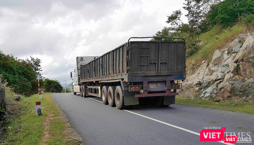 Cận cảnh những “siêu xe Bô xít” đang băm nát QL 27B ảnh 12