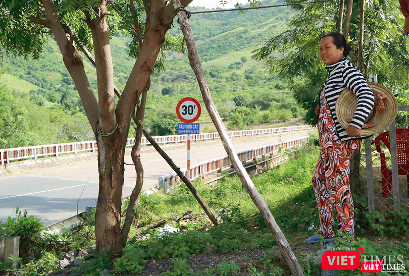 Cận cảnh những “siêu xe Bô xít” đang băm nát QL 27B ảnh 8