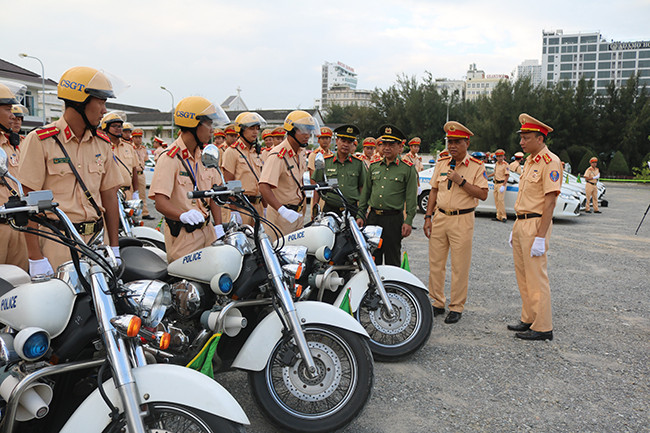 Lực lượng CSGT quyết tâm đảm bảo an toàn tuyệt đối cho Tuần lễ cấp cao APEC 2017 ảnh 10