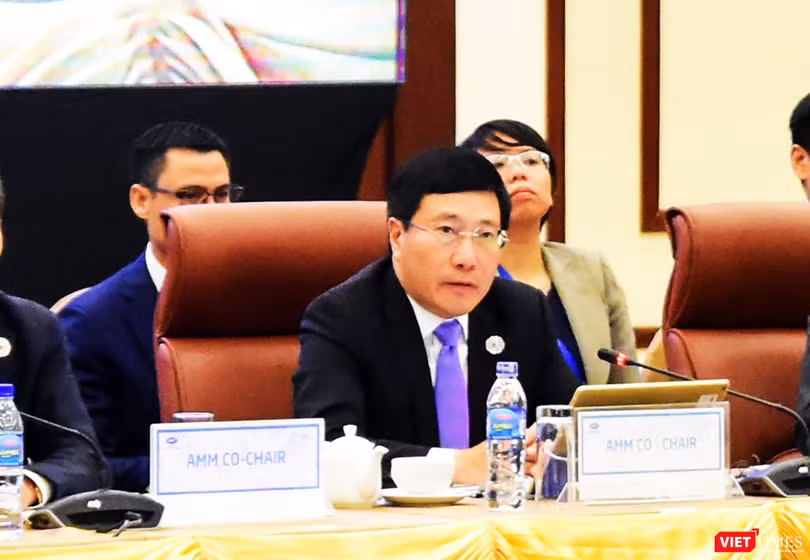 Phó Thủ tướng, Bộ trưởng Ngoại giao Phạm Bình Minh, Chủ tịch Ủy ban Quốc gia APEC 2017 chủ trì Hội nghị liên Bộ trưởng Ngoại giao - Kinh tế (AMM) lần thứ 29 của Diễn đàn Hợp tác kinh tế châu Á – Thái Bình Dương (APEC)