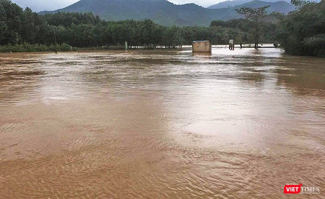 Thủy điện xả nước, nhiều nơi ở Quảng Nam chìm trong lũ