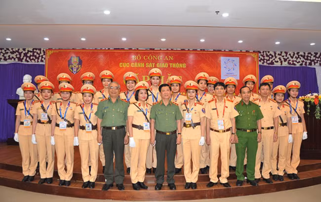 Lực lượng CSGT quyết tâm đảm bảo an toàn tuyệt đối cho Tuần lễ cấp cao APEC 2017 ảnh 4