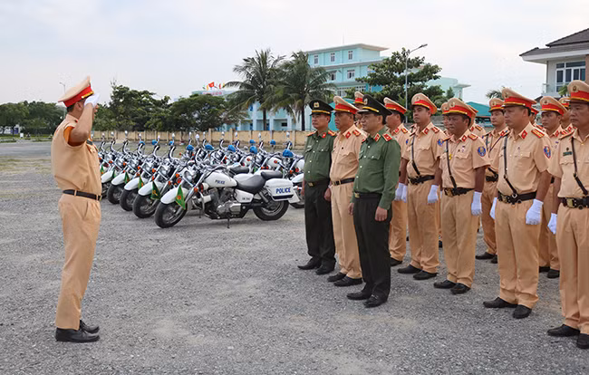 Lực lượng CSGT quyết tâm đảm bảo an toàn tuyệt đối cho Tuần lễ cấp cao APEC 2017 ảnh 1
