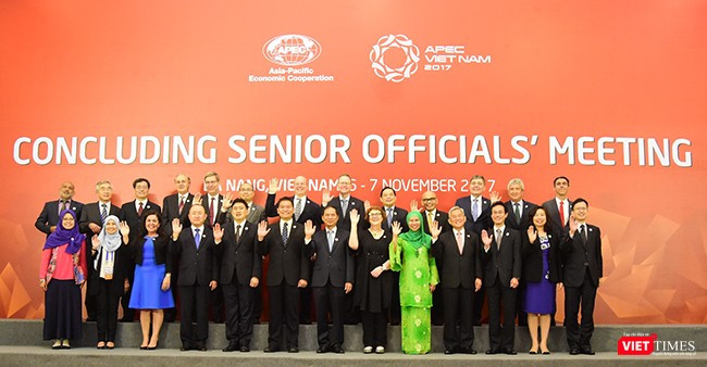  Sáng 6/11, tại Furama Resort (Đà Nẵng), Hội nghị tổng kết quan chức cao cấp APEC (CSOM) đã chính thức mở đầu cho chuỗi sự kiện Tuần lễ Cấp cao APEC 2017 diễn ra từ ngày 6/11-11/11 tại Đà Nẵng