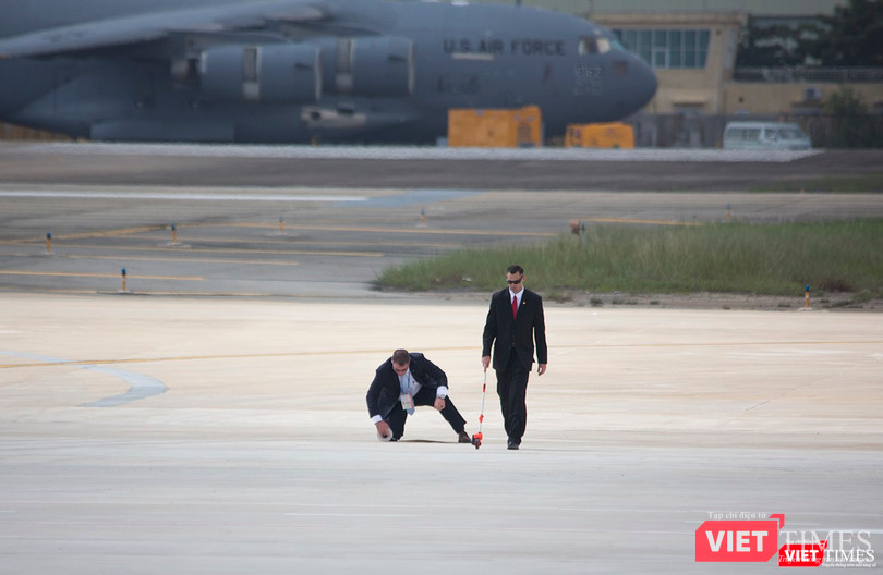 Chuyên cơ Tổng thống Mỹ hạ cánh xuống Đà Nẵng có gì khác biệt? ảnh 5