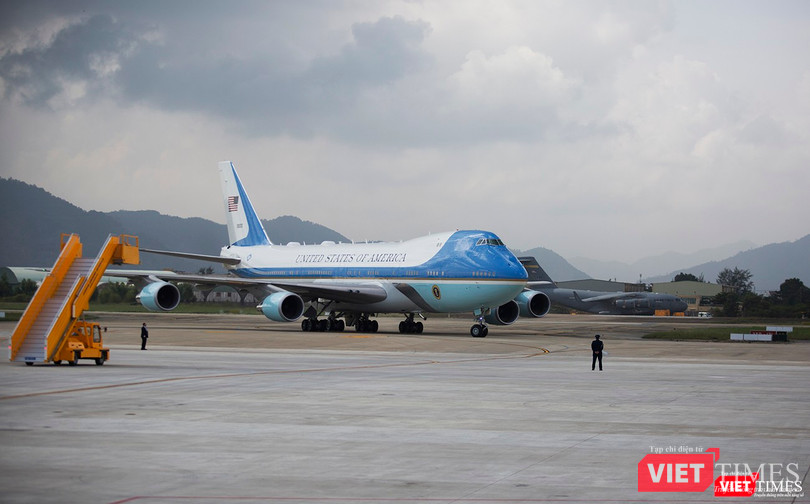 Chuyên cơ Tổng thống Mỹ hạ cánh xuống Đà Nẵng có gì khác biệt? ảnh 22