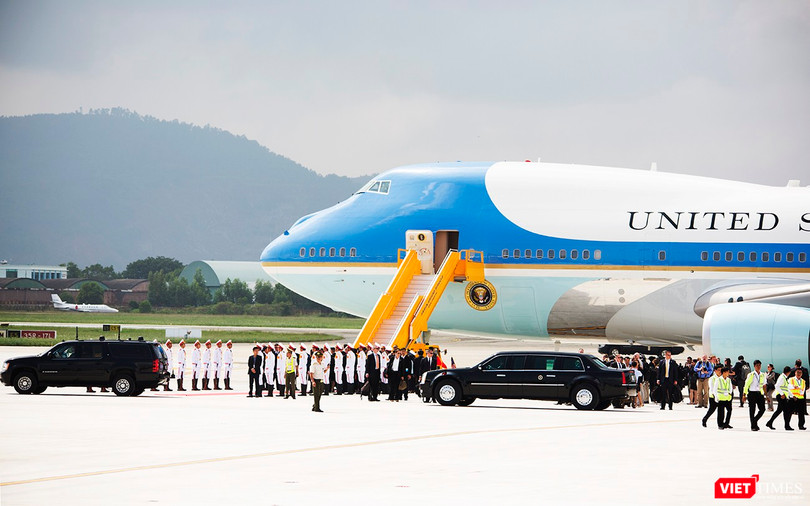 Không giống như việc hạ cánh của các chuyên cơ chở nguyên thủ khác đến Đà Nẵng, chuyên cơ Air Force One của Tổng thống Mỹ có nhiều điều thú vị khi hạ cánh xuống sân bay Đà nẵng