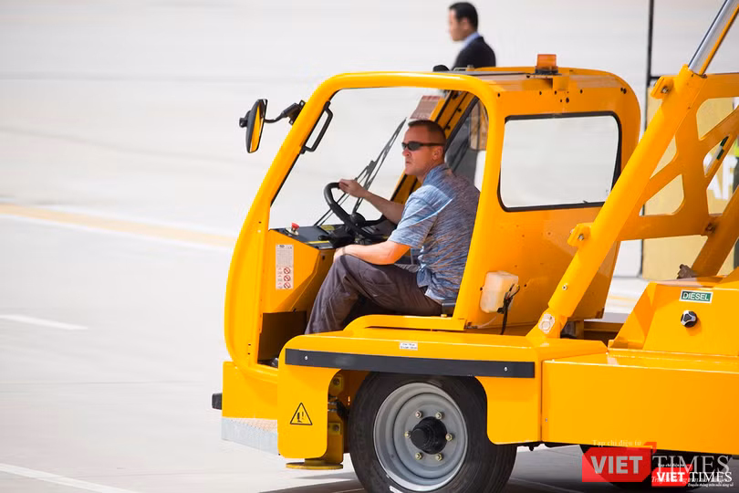 Chuyên cơ Tổng thống Mỹ hạ cánh xuống Đà Nẵng có gì khác biệt? ảnh 15