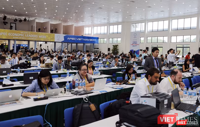 Từ rất sớm, Hội trường họp báo của Trung tâm báo chí quốc tế đã tập trung rất nhiều phóng viên báo chí đến đưa tin về sự kiện.