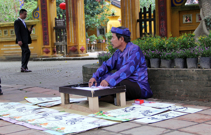 Đoàn phu nhân lãnh đạo APEC dạo phố cổ Hội An ảnh 14