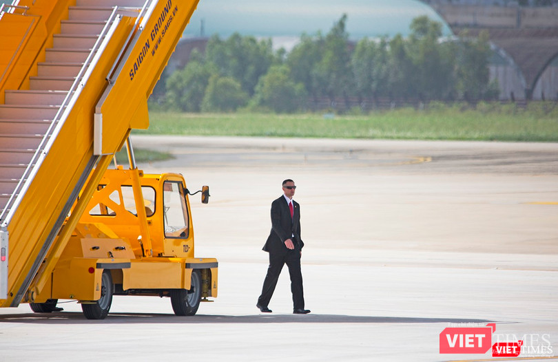 Chuyên cơ Tổng thống Mỹ hạ cánh xuống Đà Nẵng có gì khác biệt? ảnh 16
